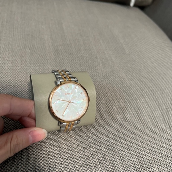 Fossil two-tone watch - Picture 2 of 4